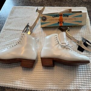 SP Teri White Ice Skating Boots 6.5 AA and NEW Coronation Ace Blades 9 1/2
